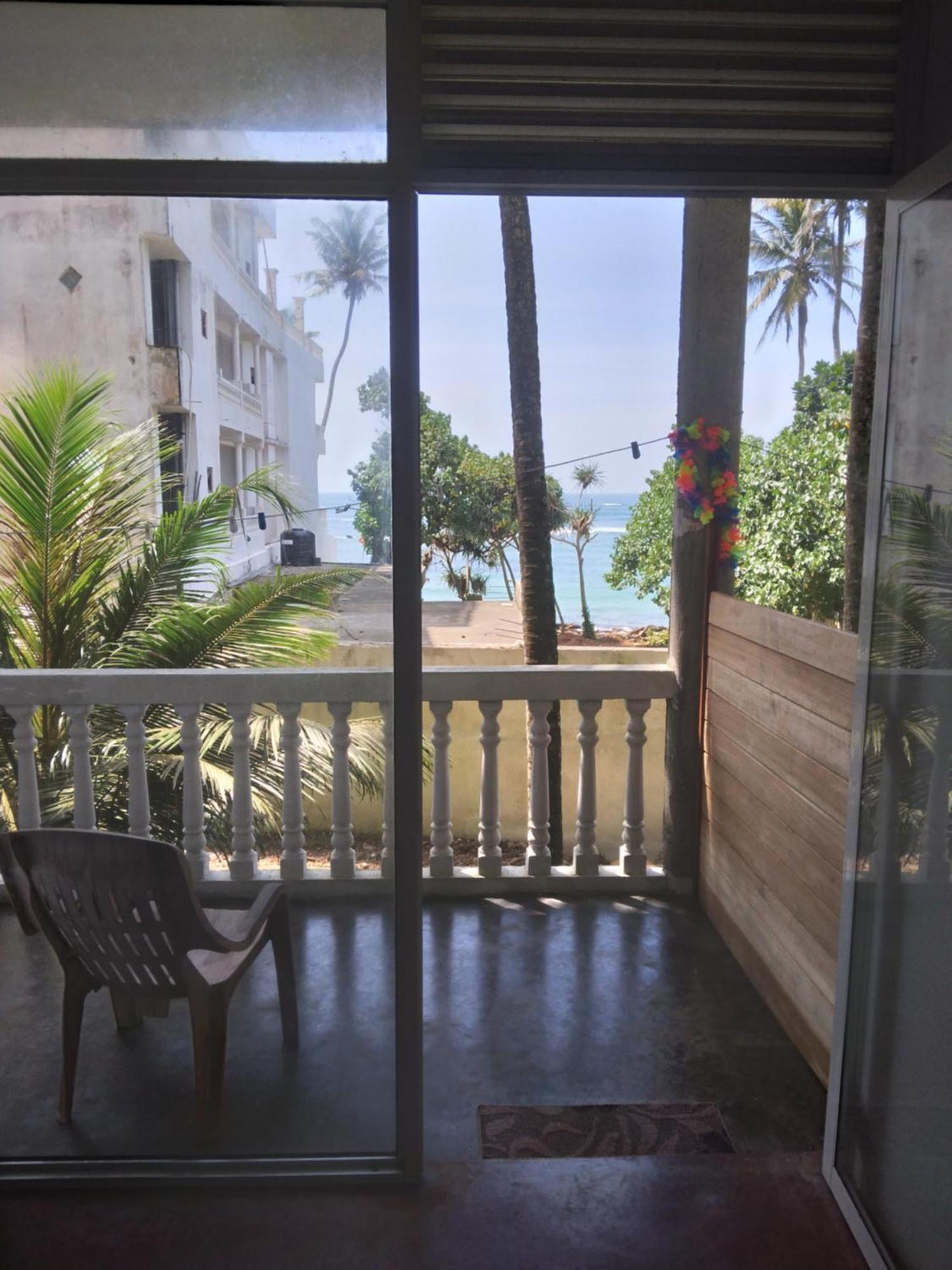 Sunray Rest - Beach View Homestay Mirissa Dış mekan fotoğraf