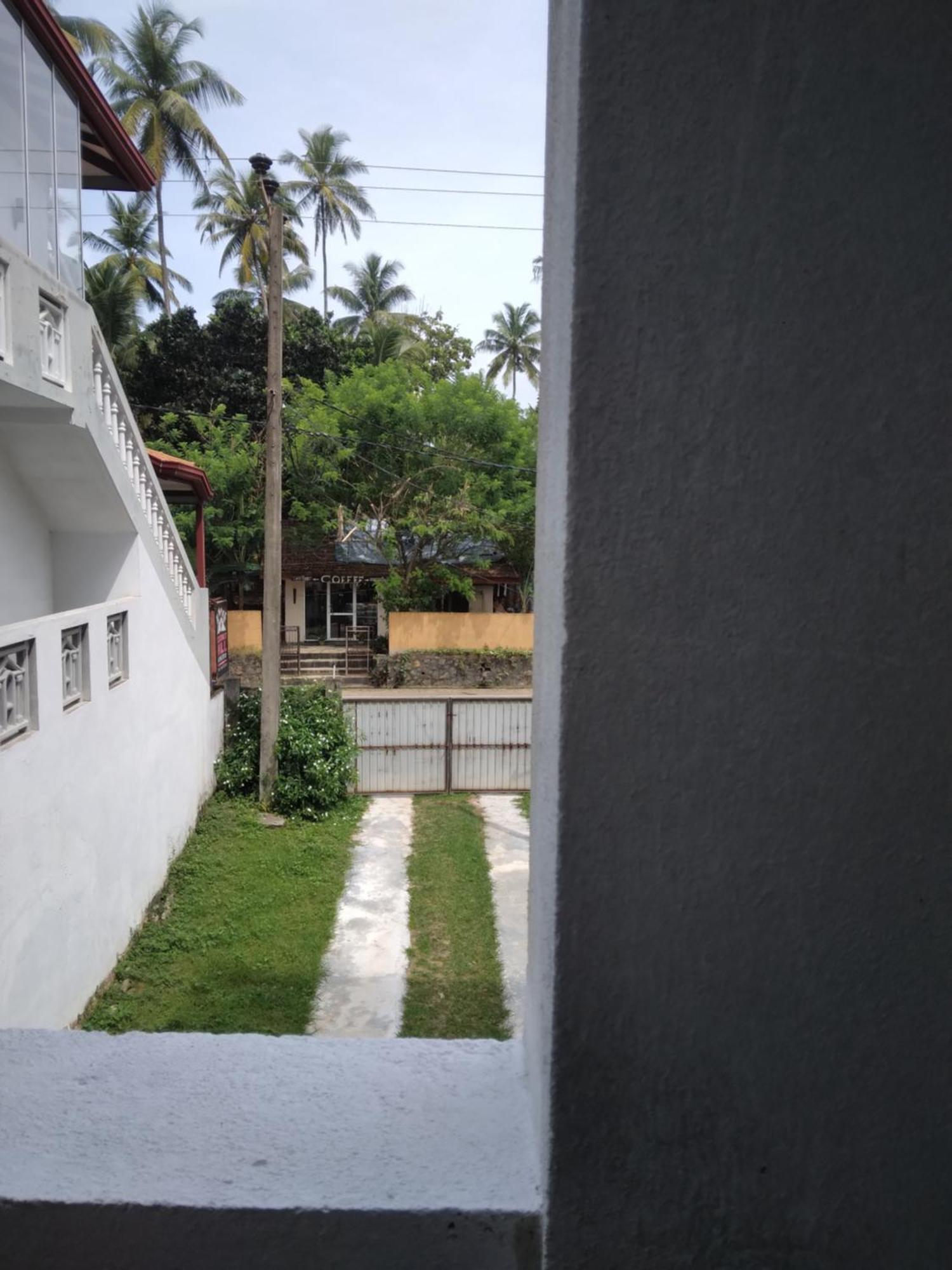 Sunray Rest - Beach View Homestay Mirissa Dış mekan fotoğraf