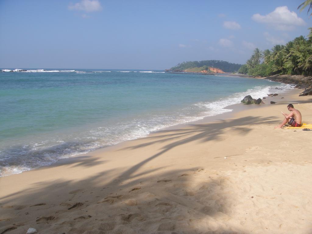 Sunray Rest - Beach View Homestay Mirissa Dış mekan fotoğraf